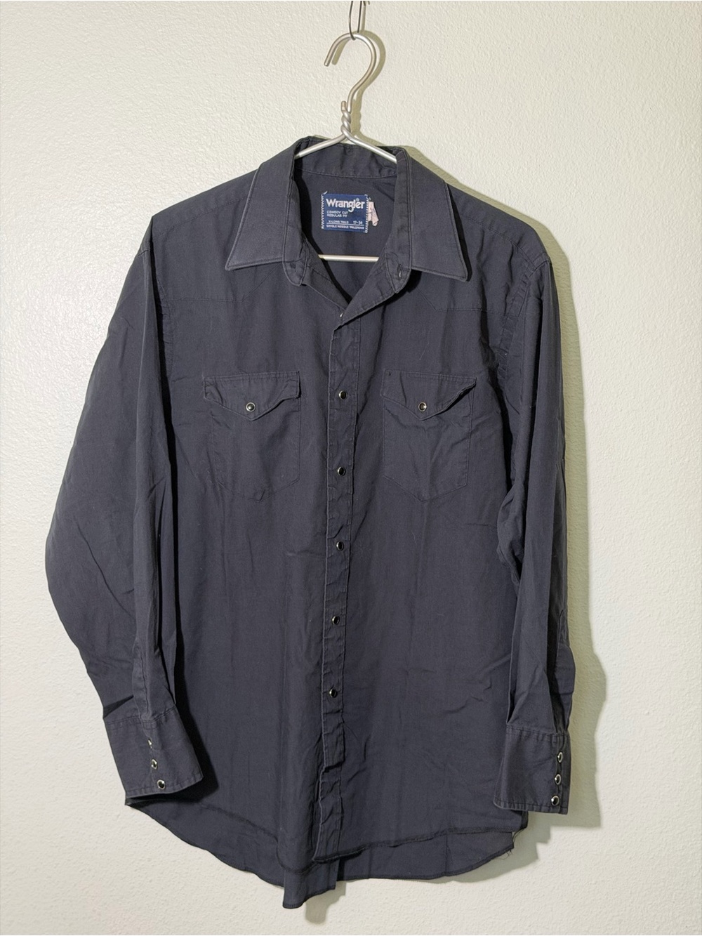 Wrangler Cowboy Cut Western Shirt Men 17-34 Black Pearl Snap Long Tail 71105BK